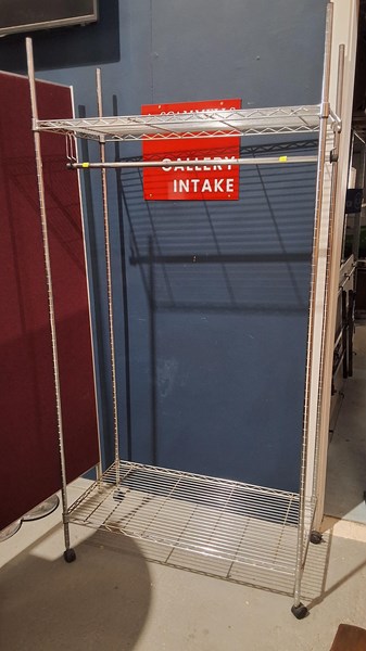 Lot 427 - PORTABLE CLOTHES RACK