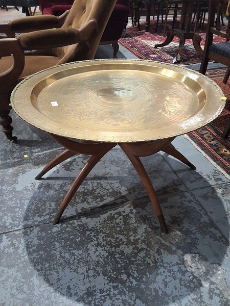 Lot 20 - TEA TABLE