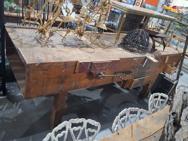 Lot 243 - WORKBENCH