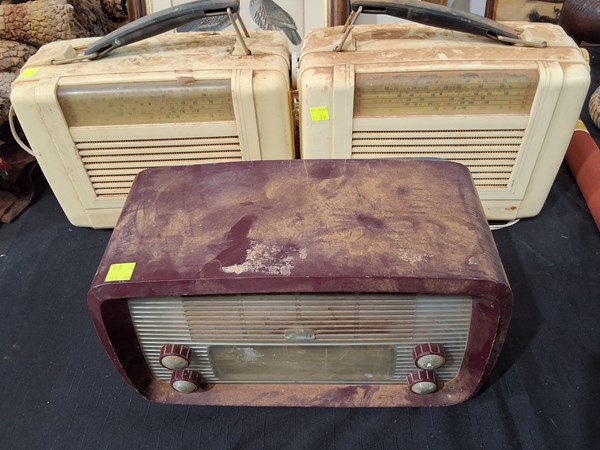 Lot 1454 - RADIOS