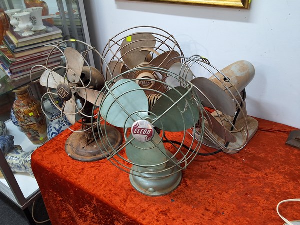 Lot 1452 - TABLE FANS