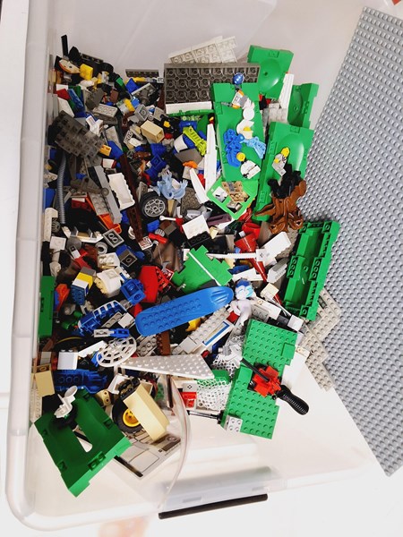 Lot 1462 - LEGO