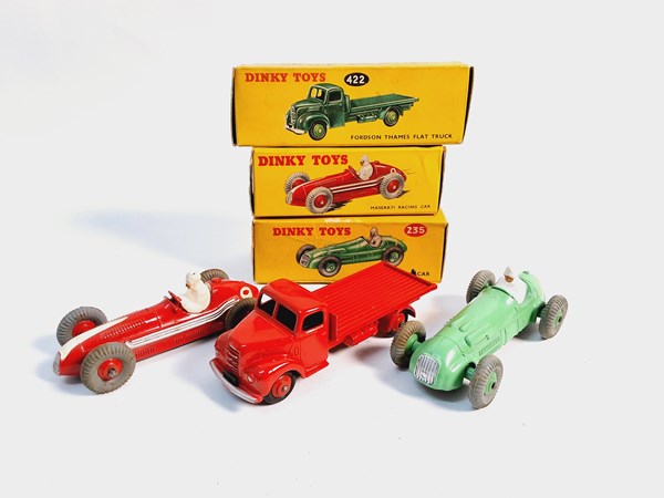 Lot 1135 - DINKY TOYS