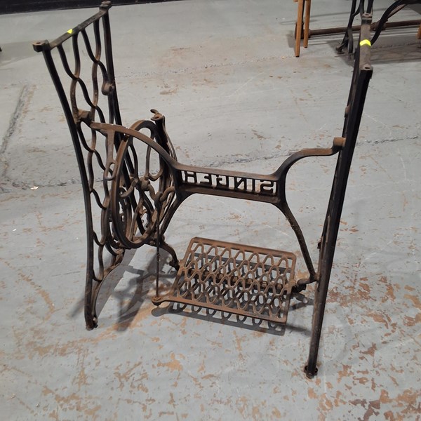 Lot 209 - TREADLE BASE