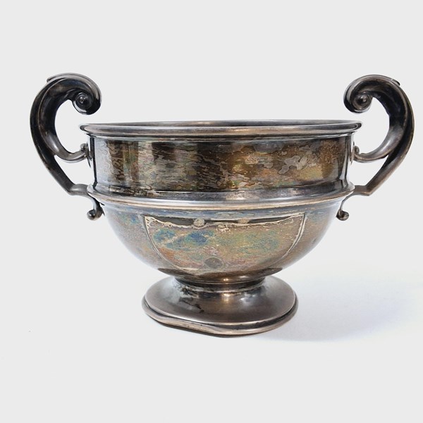 Lot 1047 - PRESENTATION BOWL