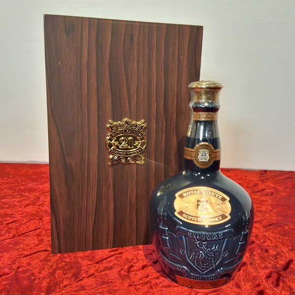 Lot 50 - ROYAL SALUTE 21yo WHISKY