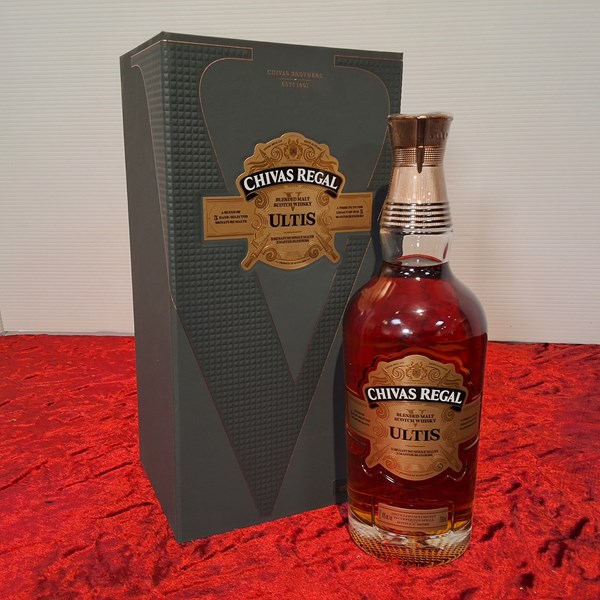 Lot 24 - CHIVAS REGAL ULTIS WHISKY