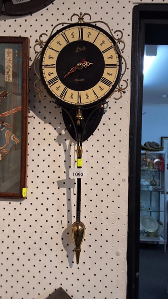 Lot 1093 - HANGING WALL CLOCK