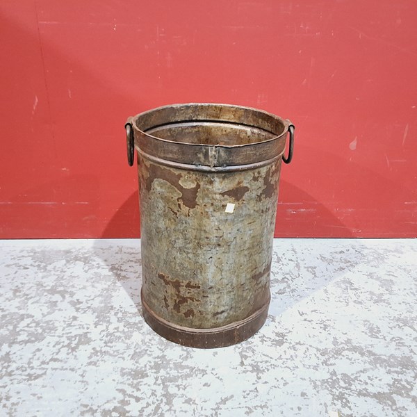 Lot 252 - MINER'S BUCKET