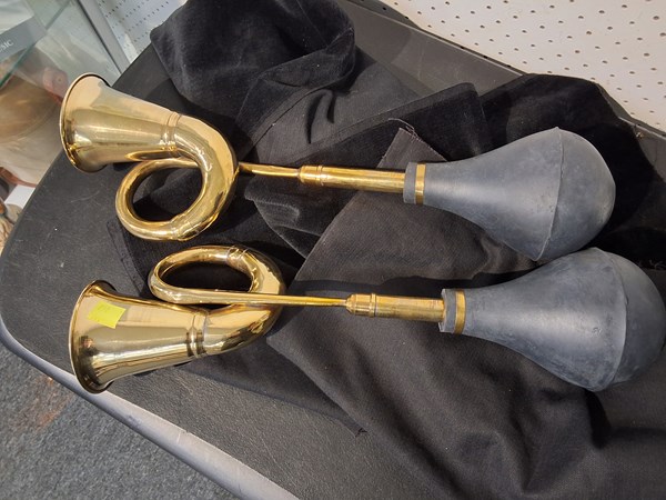 Lot 1214 - VINTAGE CAR HORNS