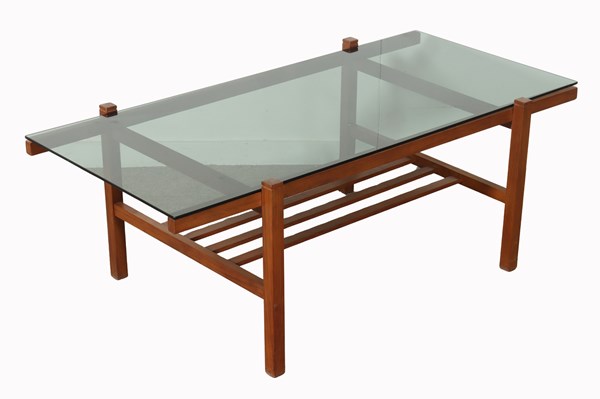 Lot 190 - COFFEE TABLE