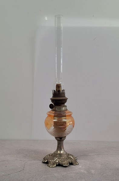 Lot 1291 - KEROSENE LAMP