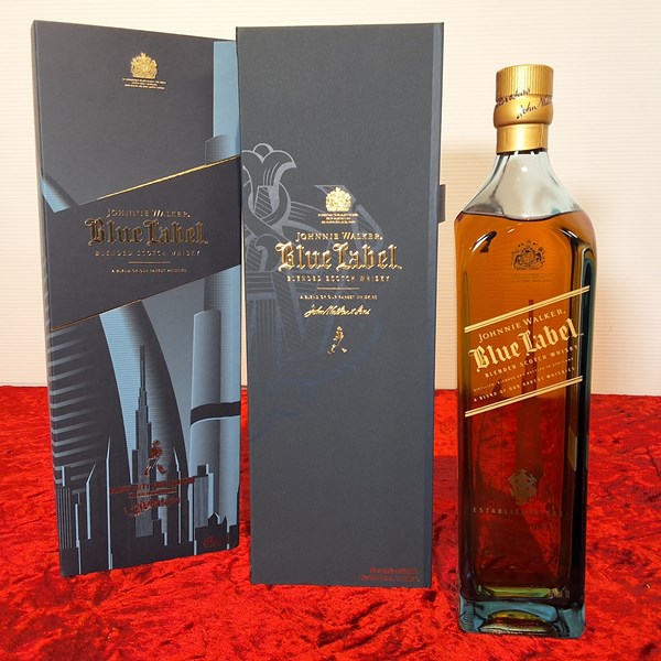 Lot 98 - JOHNNIE WALKER BLUE LABEL DUBAI EDITION