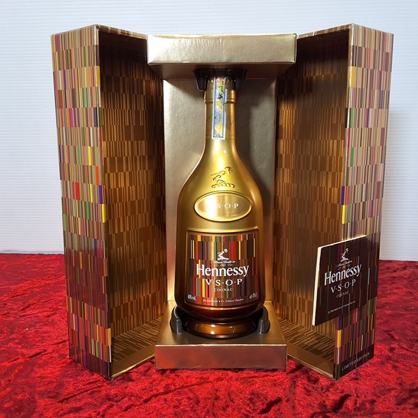 Lot 31 - HENNESSY VSOP COGNAC