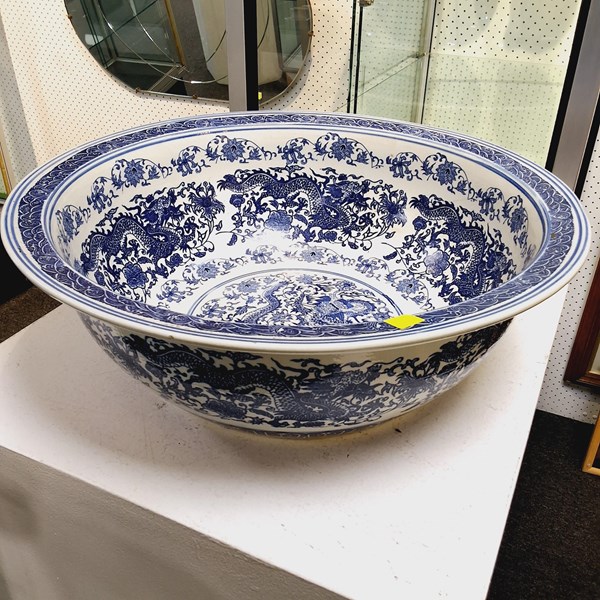 Lot 1166 - BLUE & WHITE BOWL