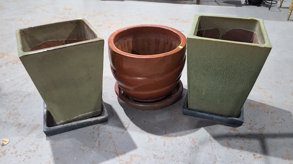 Lot 288 - PLANT POTS