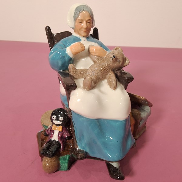 Lot 1291 - ROYAL DOULTON FIGURE