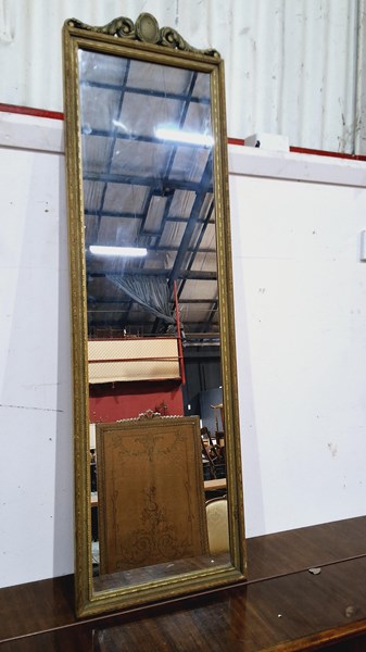 Lot 137 - WALL MIRROR