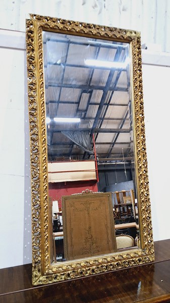 Lot 100 - WALL MIRROR