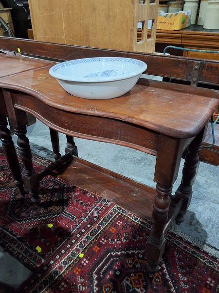 Lot 351 - WASH STAND