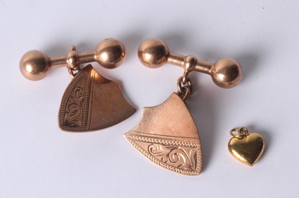 Lot 1003 - GOLD CUFFLINKS