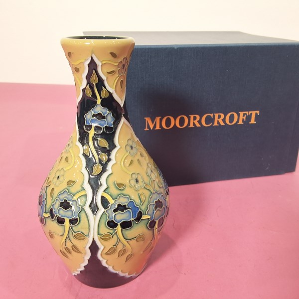 Lot 1172 - MOORCROFT VASE