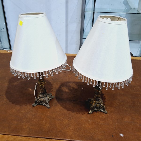 Lot 118 - TABLE LAMPS