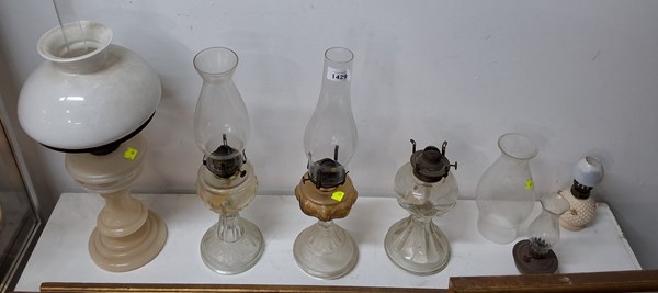 Lot 1429 - KEROSENE LAMPS