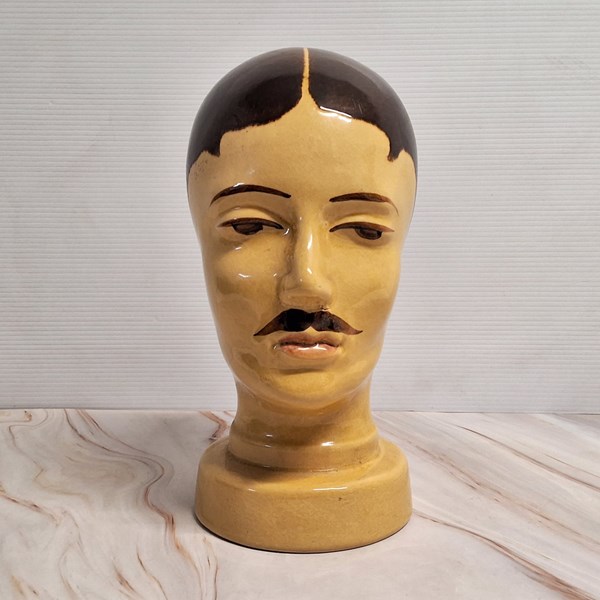 Lot 1320 - VINTAGE MANNEQUIN HEAD