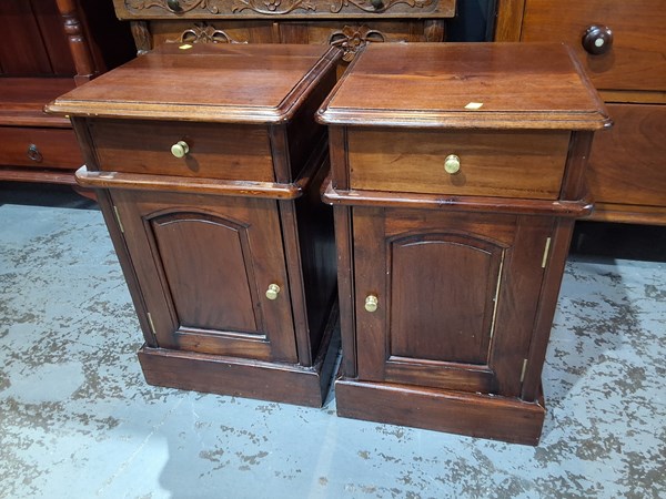 Lot 38 - BEDSIDES