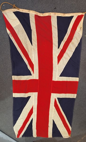 Lot 1071 - VINTAGE FLAG