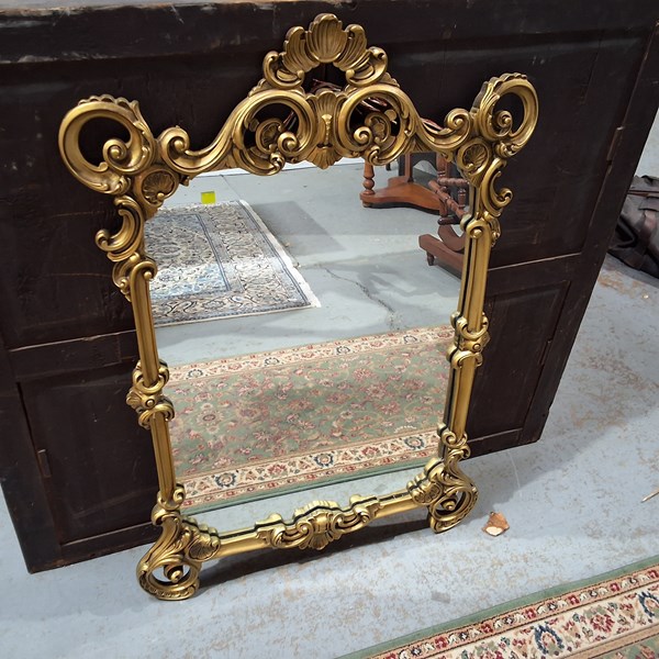 Lot 144 - WALL MIRROR