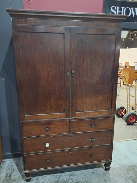 Lot 97 - LINEN PRESS