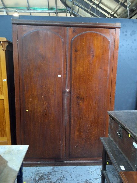 Lot 108 - WARDROBE