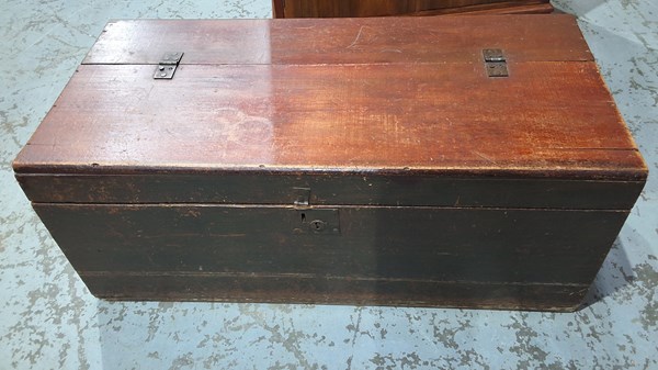 Lot 89 - PINE TRUNK