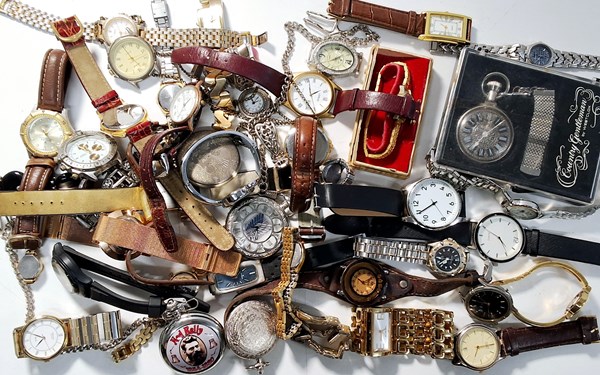 Lot 1326 - WATCHES