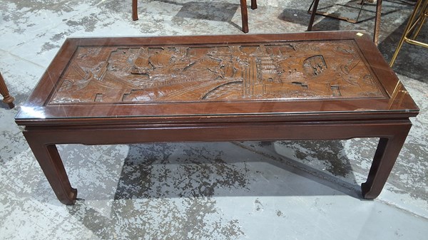 Lot 6 - COFFEE TABLE