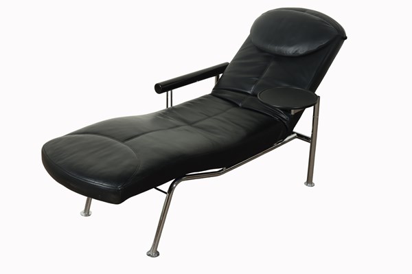 Lot 124 - CHAISE LOUNGE