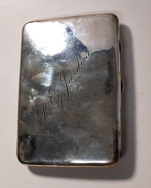 Lot 1061 - SILVER CASE