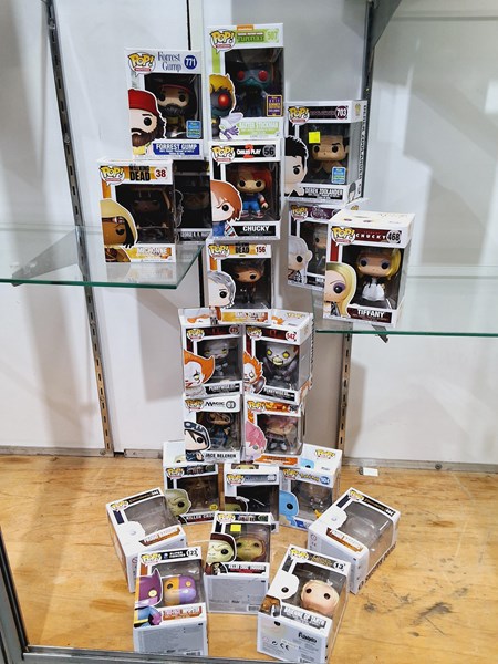 Lot 1402 - FUNKO POPS