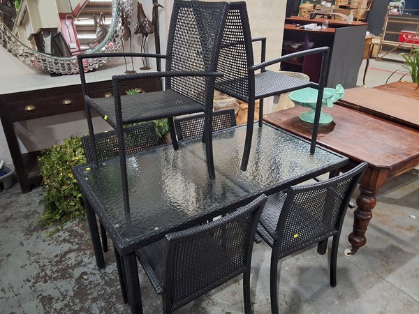 Lot 361 - OUTDOOR FURNITURE SUITE