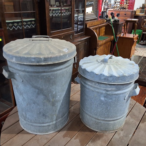 Lot 181 - TRASH CANS