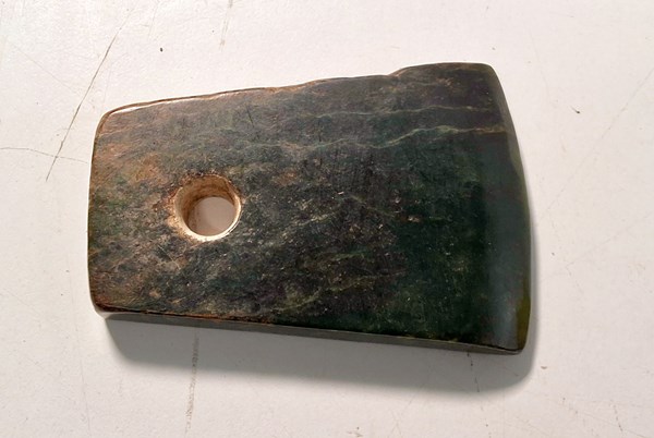 Lot 1069 - AXE HEAD