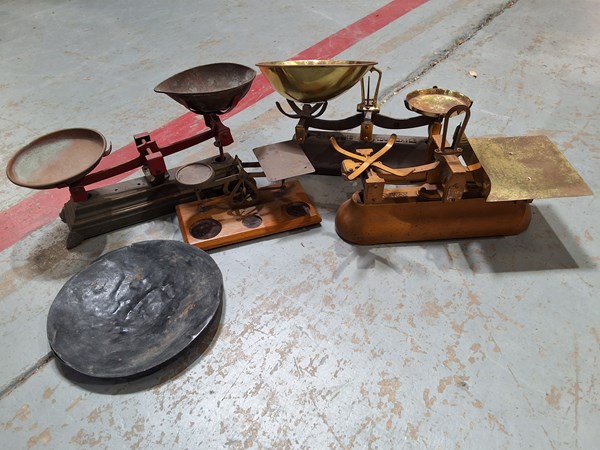 Lot 174 - SCALE PARTS