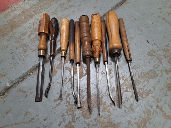 Lot 1217 - CARVING CHISELS