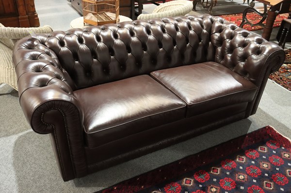 Lot 107 - CHESTERFIELD LOUNGE