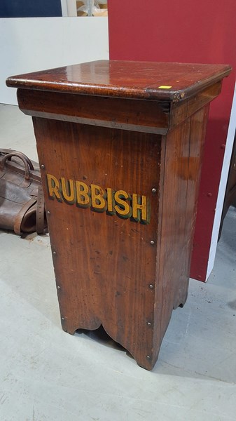 Lot 422 - RUBBISH BIN