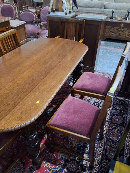 Lot 30 - DINING SUITE