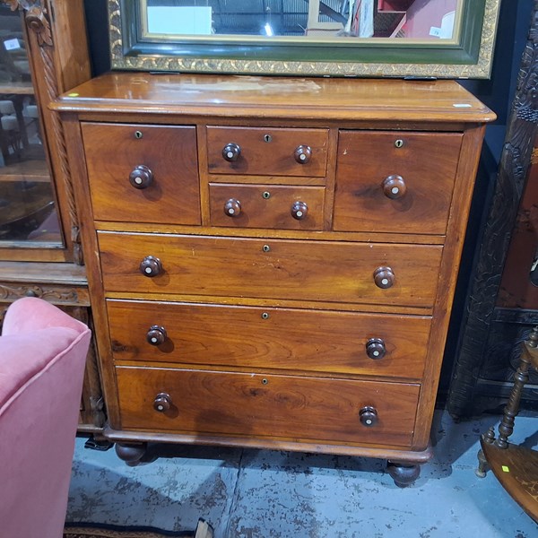 Lot 78 - CHEST OF DRAWERS