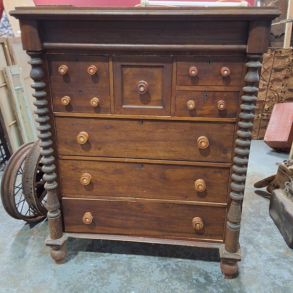 Lot 221 - CHEST OF DRAWERS